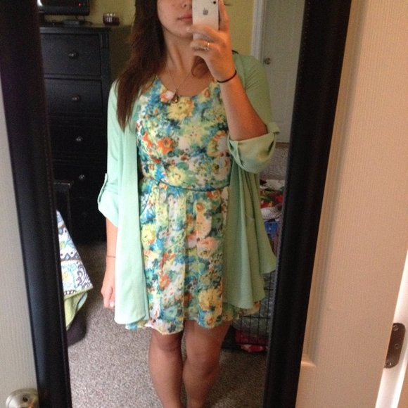 floral skater dress with keyhole back - Picture 7 of 7